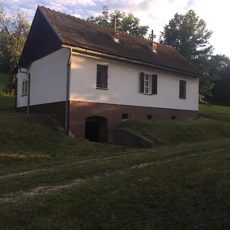 Ruhig Gelegenes Fuer Erholsamen Urlaub Auf Dem Land Inmitten Der Thermenregion Sloweniens *